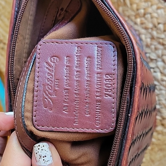 Fossil Genuine Leather Shoulder Bag - Picture 5 of 7